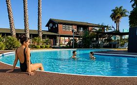 Teal Motor Lodge